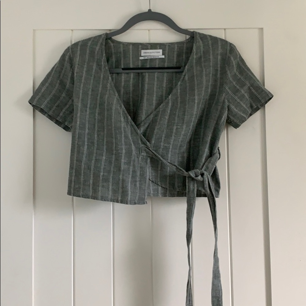 Urban Outfitters Tie Cross Over Crop Top - Picture 1 of 2